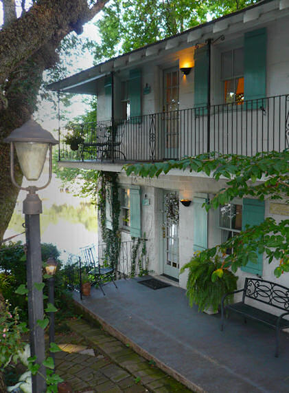 Andre's Riverview Bed and Breakfast